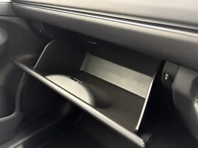 ホンダ ヴェゼル ハイブリッド e:HEV Z 愛知県 2025(令7)年 0.1千km 黒 登録済未使用車/登録時走行距離3km/純正ディスプレイオーディオ/フルセグTV/Bluetooth/USB/AppleCarPlay/AndroidAuto/バックカメラ/ホンダセンシング/衝突軽減ブレーキ/レーンキープアシスト/アダプティブクルーズコントロール/前後コーナーセンサー/ブラインドスポットインフォメーション/先行車発進お知らせ機能/ハーフレザーシート/前席シートヒーター/本革ステアリング/ステアリングヒーター/電動リアゲート/ビルトインETC2.0/ワイヤレス充電/オートブレーキホールド/ステリングスイッチ/スマートキー/スペアキー