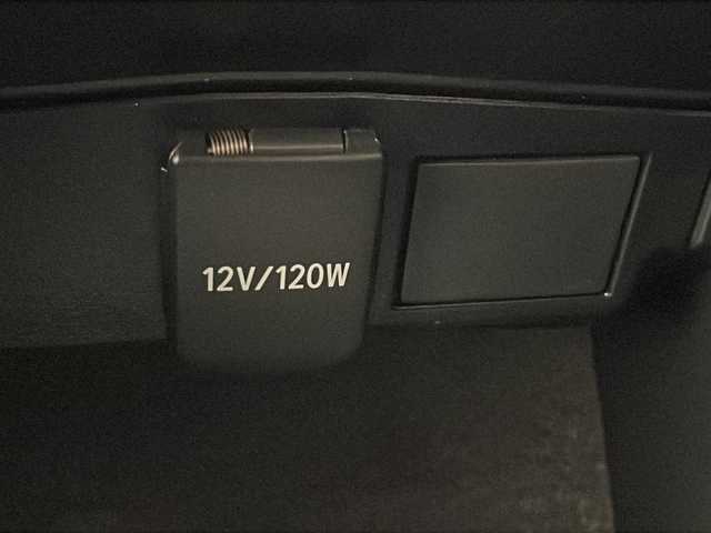 トヨタ カローラ クロス ハイブリッド Z 千葉県 2022(令4)年 2.1万km プラチナホワイトパールマイカ モデリスタエアロ　/ディスプレイオーディオ　/全方位モニター/フルセグＴＶ　/Ｂｌｕｅｔｏｏｔｈ　Ｍｉｒａｃａｓｔ　ＵＳＢ　/ハーフレザーシート　/Ｄ席パワーシート　/前席シートヒーター　/パワーバックドア　/衝突被害軽減ブレーキ　/ＢＳＭ/前後コーナーセンサー/追従クルーズコントロール/レーンキープアシスト/ステアリングヒーター/LEDヘッドライト/純正フロアマット/スマートキー