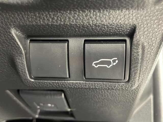 トヨタ カローラ クロス ハイブリッド Z 千葉県 2022(令4)年 2.1万km プラチナホワイトパールマイカ モデリスタエアロ　/ディスプレイオーディオ　/全方位モニター/フルセグＴＶ　/Ｂｌｕｅｔｏｏｔｈ　Ｍｉｒａｃａｓｔ　ＵＳＢ　/ハーフレザーシート　/Ｄ席パワーシート　/前席シートヒーター　/パワーバックドア　/衝突被害軽減ブレーキ　/ＢＳＭ/前後コーナーセンサー/追従クルーズコントロール/レーンキープアシスト/ステアリングヒーター/LEDヘッドライト/純正フロアマット/スマートキー