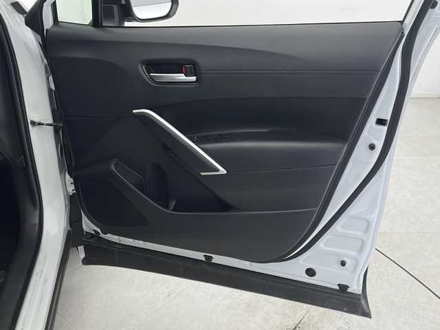 トヨタ カローラ クロス ハイブリッド Z 千葉県 2022(令4)年 2.1万km プラチナホワイトパールマイカ モデリスタエアロ　/ディスプレイオーディオ　/全方位モニター/フルセグＴＶ　/Ｂｌｕｅｔｏｏｔｈ　Ｍｉｒａｃａｓｔ　ＵＳＢ　/ハーフレザーシート　/Ｄ席パワーシート　/前席シートヒーター　/パワーバックドア　/衝突被害軽減ブレーキ　/ＢＳＭ/前後コーナーセンサー/追従クルーズコントロール/レーンキープアシスト/ステアリングヒーター/LEDヘッドライト/純正フロアマット/スマートキー