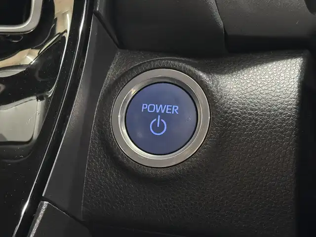 トヨタ アクア G 三重県 2021(令3)年 7.2万km アーバンカーキ ハイブリッド/FF/インパネCVT/純正 7インチ ディスプレイオーディオ＋ナビ/（AM/FM/USB/Bluetooth/Miracast/CarPlay/AndroidAuto）/バックガイドモニター/ETC/Toyota Safety Sense/・プリクラッシュセーフティ/・レーントレーシングアシスト/・レーダークルコン/・オートハイビーム/・ロードサインアシスト/・パーキングサポートブレーキ（前後静止物）/・先行車発進告知機能/など/装備/・AC100V アクセサリーコンセント（1500W・非常時給電システム付）x1/・LEDヘッドランプ/・オートライト/・オートエアコン/・ステアリングスイッチ/・プッシュスタート/・電動格納ドアミラー/・純正ホイールキャップ＋15インチスチールホイール/・スマートキーx1/など