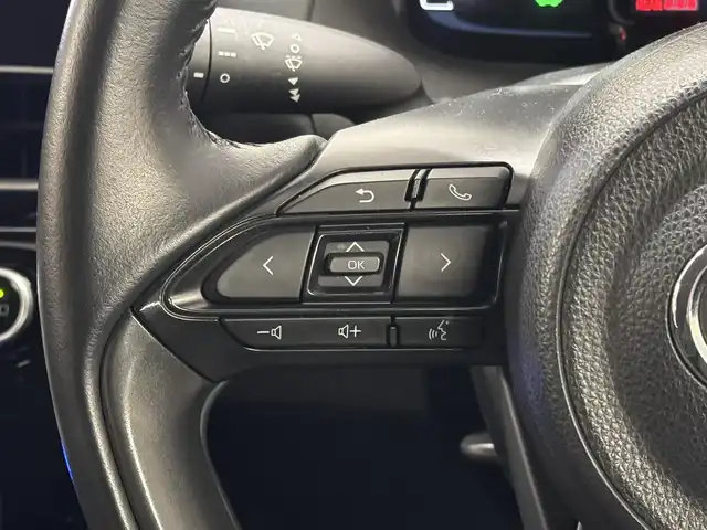 トヨタ アクア G 三重県 2021(令3)年 7.2万km アーバンカーキ ハイブリッド/FF/インパネCVT/純正 7インチ ディスプレイオーディオ＋ナビ/（AM/FM/USB/Bluetooth/Miracast/CarPlay/AndroidAuto）/バックガイドモニター/ETC/Toyota Safety Sense/・プリクラッシュセーフティ/・レーントレーシングアシスト/・レーダークルコン/・オートハイビーム/・ロードサインアシスト/・パーキングサポートブレーキ（前後静止物）/・先行車発進告知機能/など/装備/・AC100V アクセサリーコンセント（1500W・非常時給電システム付）x1/・LEDヘッドランプ/・オートライト/・オートエアコン/・ステアリングスイッチ/・プッシュスタート/・電動格納ドアミラー/・純正ホイールキャップ＋15インチスチールホイール/・スマートキーx1/など