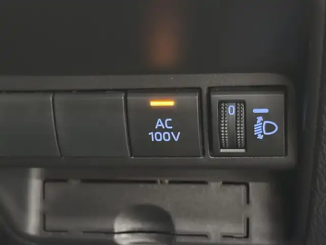 トヨタ アクア G 三重県 2021(令3)年 7.2万km アーバンカーキ ハイブリッド/FF/インパネCVT/純正 7インチ ディスプレイオーディオ＋ナビ/（AM/FM/USB/Bluetooth/Miracast/CarPlay/AndroidAuto）/バックガイドモニター/ETC/Toyota Safety Sense/・プリクラッシュセーフティ/・レーントレーシングアシスト/・レーダークルコン/・オートハイビーム/・ロードサインアシスト/・パーキングサポートブレーキ（前後静止物）/・先行車発進告知機能/など/装備/・AC100V アクセサリーコンセント（1500W・非常時給電システム付）x1/・LEDヘッドランプ/・オートライト/・オートエアコン/・ステアリングスイッチ/・プッシュスタート/・電動格納ドアミラー/・純正ホイールキャップ＋15インチスチールホイール/・スマートキーx1/など