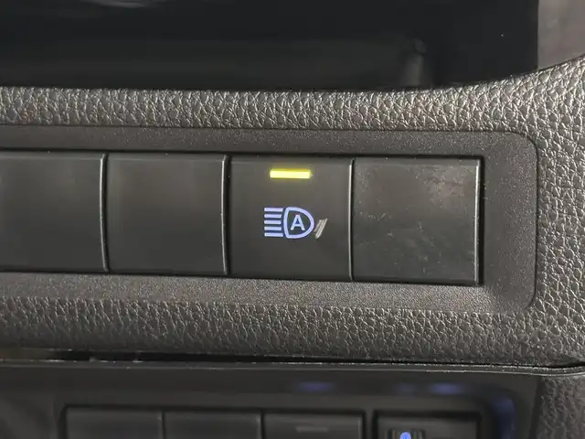 トヨタ アクア G 三重県 2021(令3)年 7.2万km アーバンカーキ ハイブリッド/FF/インパネCVT/純正 7インチ ディスプレイオーディオ＋ナビ/（AM/FM/USB/Bluetooth/Miracast/CarPlay/AndroidAuto）/バックガイドモニター/ETC/Toyota Safety Sense/・プリクラッシュセーフティ/・レーントレーシングアシスト/・レーダークルコン/・オートハイビーム/・ロードサインアシスト/・パーキングサポートブレーキ（前後静止物）/・先行車発進告知機能/など/装備/・AC100V アクセサリーコンセント（1500W・非常時給電システム付）x1/・LEDヘッドランプ/・オートライト/・オートエアコン/・ステアリングスイッチ/・プッシュスタート/・電動格納ドアミラー/・純正ホイールキャップ＋15インチスチールホイール/・スマートキーx1/など