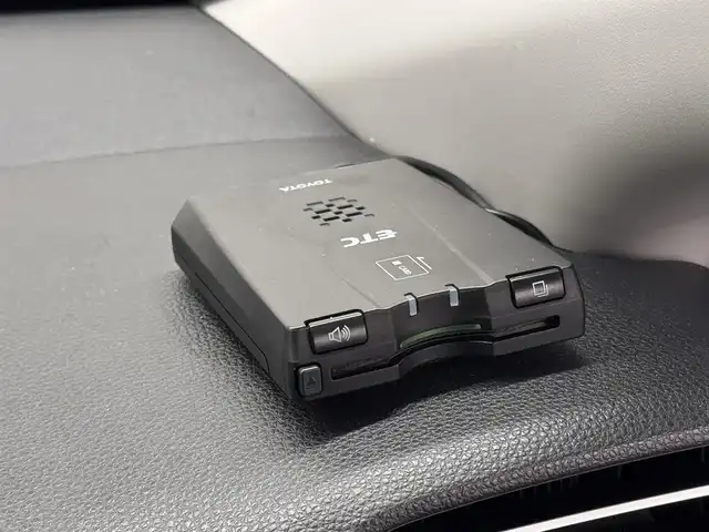 トヨタ アクア G 三重県 2021(令3)年 7.2万km アーバンカーキ ハイブリッド/FF/インパネCVT/純正 7インチ ディスプレイオーディオ＋ナビ/（AM/FM/USB/Bluetooth/Miracast/CarPlay/AndroidAuto）/バックガイドモニター/ETC/Toyota Safety Sense/・プリクラッシュセーフティ/・レーントレーシングアシスト/・レーダークルコン/・オートハイビーム/・ロードサインアシスト/・パーキングサポートブレーキ（前後静止物）/・先行車発進告知機能/など/装備/・AC100V アクセサリーコンセント（1500W・非常時給電システム付）x1/・LEDヘッドランプ/・オートライト/・オートエアコン/・ステアリングスイッチ/・プッシュスタート/・電動格納ドアミラー/・純正ホイールキャップ＋15インチスチールホイール/・スマートキーx1/など