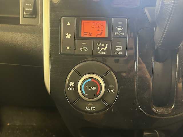 ダイハツ タント カスタム RS トップED SA 静岡県 2015(平27)年 6.9万km パールホワイトⅢ (株)IDOMが運営する【じしゃロン浜松店】の自社ローン専用車両になりますこちらは現金またはオートローンご利用時の価格です。自社ローンご希望の方は別途その旨お申付け下さい/純正ナビ/CD/DVD/AM/FM/Bluetooth/HDMI/フルセグテレビ/スマートアシスト/両側パワースライドドア/バックカメラ/純正15inAW/フロアマット/ETC