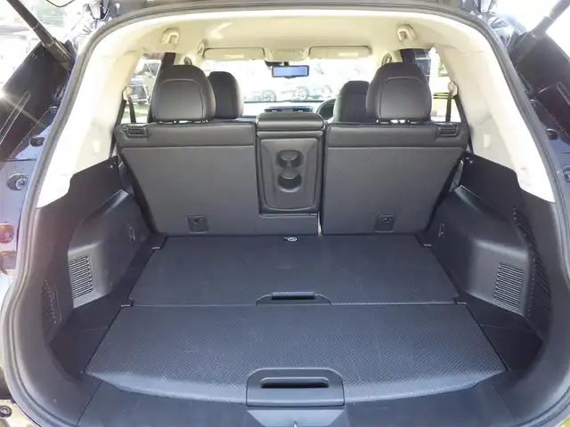 日産 エクストレイル 20Xi 千葉県 2019(令1)年 5.7万km チタニウムカーキ エマージェンシーブレーキ/プロパイロット/インテリジェントクルーズコントロール/インテリジェントルームミラー/パワーバックドア/純正SDナビ/地デジTV/【DVD/CD再生機能　Bluetooth接続】/アラウンドビューモニター/ドライブレコーダー/ETC/LEDヘッドライト/フォグライト/ウインカーミラー/コーナーセンサー/純正18インチアルミホイル/インテリジェントキー