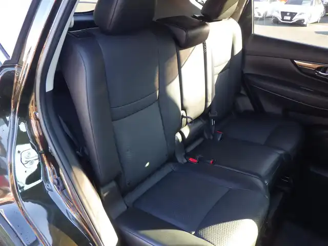 日産 エクストレイル 20Xi 千葉県 2019(令1)年 5.7万km チタニウムカーキ エマージェンシーブレーキ/プロパイロット/インテリジェントクルーズコントロール/インテリジェントルームミラー/パワーバックドア/純正SDナビ/地デジTV/【DVD/CD再生機能　Bluetooth接続】/アラウンドビューモニター/ドライブレコーダー/ETC/LEDヘッドライト/フォグライト/ウインカーミラー/コーナーセンサー/純正18インチアルミホイル/インテリジェントキー