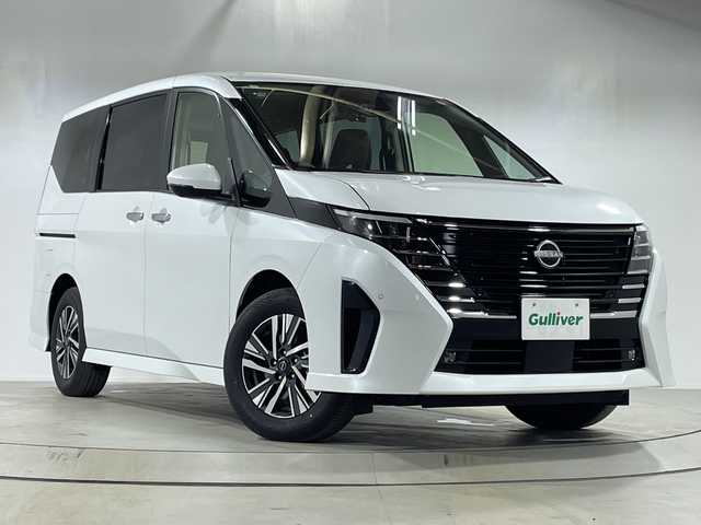 日産 セレナ e－パワー ハイウェイスター V 神奈川県 2025(令7)年 0.1千km プリズムホワイト 登録済未使用車/アドバンスドドライブアシストディスプレイ（12.3インチカラーディスプレイ）/NissanConnectナビゲーションシステム（地デジ内蔵）/後席専用モニターHDMI NissanConnectナビ付車用/インテリジェントアラウンドビューモニター（移動物 検知機能付）/プロパイロット（ナビリンク機能付）/クルーズコントロール/ブラインドスポットモニター/インテリジェントルームミラー/両側パワースライドドア/統合型インターフェースディスプレイ/ワイヤレス充電器/6スピーカー/ビルトインETC2.0ユニット/ドライブレコーダー（前後セット）/プロパイロット緊急停止支援システム（SOSコール機能付）/アダプティブLEDヘッドライトシステム/オートレベライザー/オートマチックハイビーム/取扱説明書/保証書