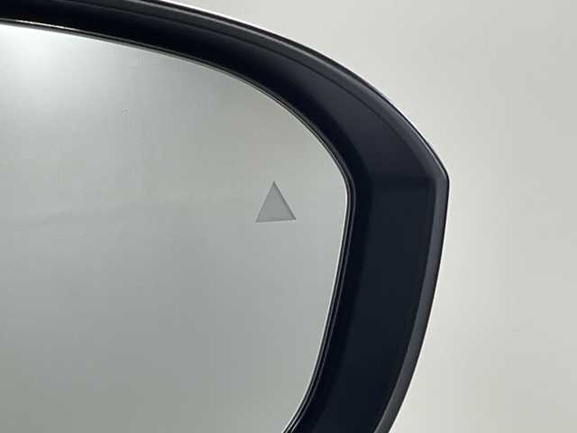 日産 セレナ e－パワー ハイウェイスター V 神奈川県 2025(令7)年 0.1千km プリズムホワイト 登録済未使用車/アドバンスドドライブアシストディスプレイ（12.3インチカラーディスプレイ）/NissanConnectナビゲーションシステム（地デジ内蔵）/後席専用モニターHDMI NissanConnectナビ付車用/インテリジェントアラウンドビューモニター（移動物 検知機能付）/プロパイロット（ナビリンク機能付）/クルーズコントロール/ブラインドスポットモニター/インテリジェントルームミラー/両側パワースライドドア/統合型インターフェースディスプレイ/ワイヤレス充電器/6スピーカー/ビルトインETC2.0ユニット/ドライブレコーダー（前後セット）/プロパイロット緊急停止支援システム（SOSコール機能付）/アダプティブLEDヘッドライトシステム/オートレベライザー/オートマチックハイビーム/取扱説明書/保証書