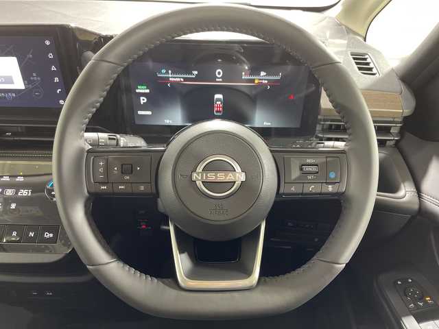 日産 セレナ e－パワー ハイウェイスター V 神奈川県 2025(令7)年 0.1千km プリズムホワイト 登録済未使用車/アドバンスドドライブアシストディスプレイ（12.3インチカラーディスプレイ）/NissanConnectナビゲーションシステム（地デジ内蔵）/後席専用モニターHDMI NissanConnectナビ付車用/インテリジェントアラウンドビューモニター（移動物 検知機能付）/プロパイロット（ナビリンク機能付）/クルーズコントロール/ブラインドスポットモニター/インテリジェントルームミラー/両側パワースライドドア/統合型インターフェースディスプレイ/ワイヤレス充電器/6スピーカー/ビルトインETC2.0ユニット/ドライブレコーダー（前後セット）/プロパイロット緊急停止支援システム（SOSコール機能付）/アダプティブLEDヘッドライトシステム/オートレベライザー/オートマチックハイビーム/取扱説明書/保証書