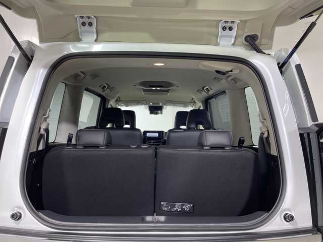 日産 セレナ e－パワー ハイウェイスター V 神奈川県 2025(令7)年 0.1千km プリズムホワイト 登録済未使用車/アドバンスドドライブアシストディスプレイ（12.3インチカラーディスプレイ）/NissanConnectナビゲーションシステム（地デジ内蔵）/後席専用モニターHDMI NissanConnectナビ付車用/インテリジェントアラウンドビューモニター（移動物 検知機能付）/プロパイロット（ナビリンク機能付）/クルーズコントロール/ブラインドスポットモニター/インテリジェントルームミラー/両側パワースライドドア/統合型インターフェースディスプレイ/ワイヤレス充電器/6スピーカー/ビルトインETC2.0ユニット/ドライブレコーダー（前後セット）/プロパイロット緊急停止支援システム（SOSコール機能付）/アダプティブLEDヘッドライトシステム/オートレベライザー/オートマチックハイビーム/取扱説明書/保証書