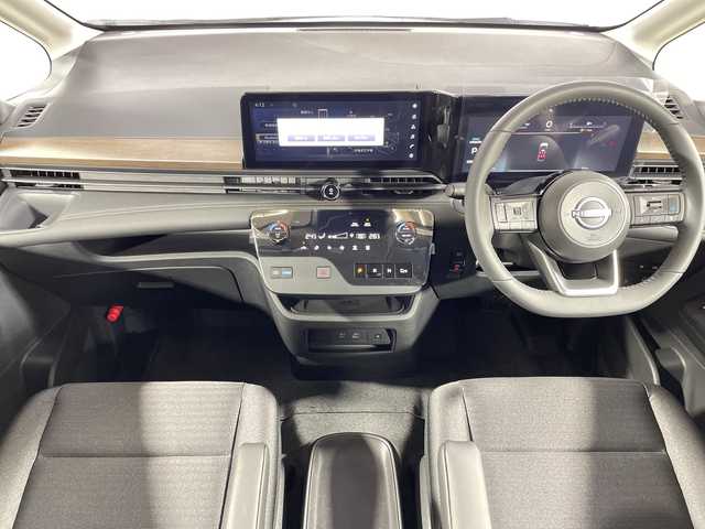 日産 セレナ e－パワー ハイウェイスター V 神奈川県 2025(令7)年 0.1千km プリズムホワイト 登録済未使用車/アドバンスドドライブアシストディスプレイ（12.3インチカラーディスプレイ）/NissanConnectナビゲーションシステム（地デジ内蔵）/後席専用モニターHDMI NissanConnectナビ付車用/インテリジェントアラウンドビューモニター（移動物 検知機能付）/プロパイロット（ナビリンク機能付）/クルーズコントロール/ブラインドスポットモニター/インテリジェントルームミラー/両側パワースライドドア/統合型インターフェースディスプレイ/ワイヤレス充電器/6スピーカー/ビルトインETC2.0ユニット/ドライブレコーダー（前後セット）/プロパイロット緊急停止支援システム（SOSコール機能付）/アダプティブLEDヘッドライトシステム/オートレベライザー/オートマチックハイビーム/取扱説明書/保証書