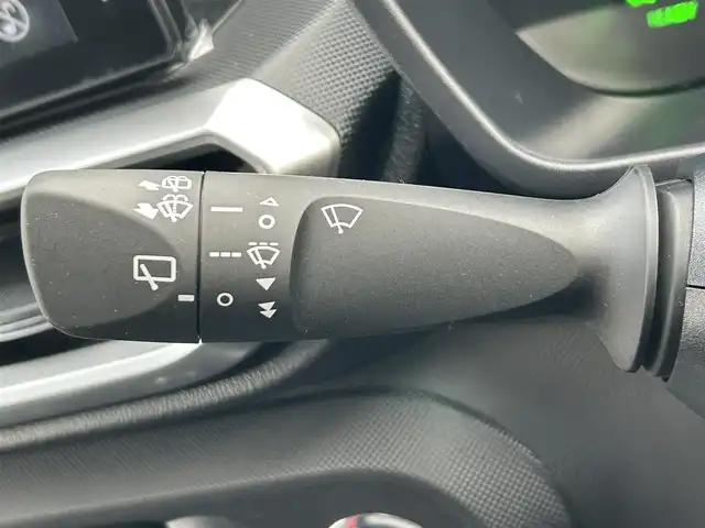 トヨタ ライズ Z 福島県 2022(令4)年 0.4万km ブラックマイカメタリック/ターコイズブルーマイカメタリック スマートアシスト/・衝突警報/・衝突回避支援ブレーキ機能/・標識認識機能/・先行車発進お知らせ機能/・アダプティブクルーズコントロール/・レーンキープコントロール/・車線逸脱警報機能/・車線逸脱抑制制御機能/・ふらつき警報/・路側逸脱警報/・誤発進抑制機能/ブラインドスポットモニター/ディスプレイオーディオ/【USB/HDMI/Bluetooth/TV/applecarplay/AndroidAuto】/バックカメラ/前後ドライブレコーダー/前席シートヒーター/LEDヘッドライト/・オートライト/・LEDフォグランプ/スマートキー/・プッシュスタート/ステアリングリモコン/純正フロアマット/純正ドアバイザー