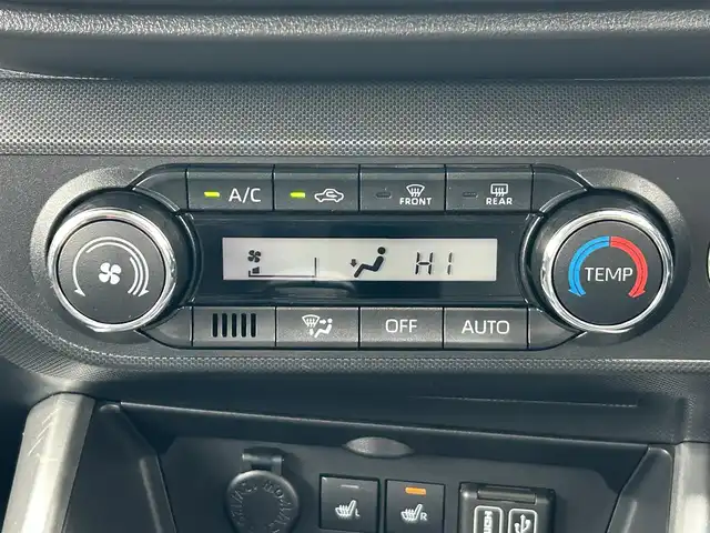 トヨタ ライズ Z 福島県 2022(令4)年 0.4万km ブラックマイカメタリック/ターコイズブルーマイカメタリック スマートアシスト/・衝突警報/・衝突回避支援ブレーキ機能/・標識認識機能/・先行車発進お知らせ機能/・アダプティブクルーズコントロール/・レーンキープコントロール/・車線逸脱警報機能/・車線逸脱抑制制御機能/・ふらつき警報/・路側逸脱警報/・誤発進抑制機能/ブラインドスポットモニター/ディスプレイオーディオ/【USB/HDMI/Bluetooth/TV/applecarplay/AndroidAuto】/バックカメラ/前後ドライブレコーダー/前席シートヒーター/LEDヘッドライト/・オートライト/・LEDフォグランプ/スマートキー/・プッシュスタート/ステアリングリモコン/純正フロアマット/純正ドアバイザー