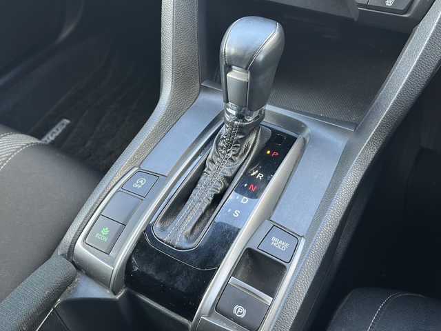 ホンダ シビック ハッチバック 広島県 2018(平30)年 5万km クリスタルブラックパール Honda SENSING/・衝突軽減ブレーキ〈CMBS〉/・渋滞追従機能付アダプティブ・クルーズ・コントロール/・LKAS〈車線維持支援システム〉/・路外逸脱抑制機能/・オートハイビーム/・標識認識機能/アジャイルハンドリングアシスト/純正ナビ（VXM-195VFi）/・フルセグ/CD/DVD/Bluetooth/SD/バックカメラ/革巻きステアリング/ステアリングスイッチ/パドルシフト/オートライト/シートヒーター/電動パーキングブレーキ/ブレーキホールド/スマートキー/プッシュスタート/ユピテルドライブレコーダー/ETC/ピアノブラック・フロントグリル/フロントスポイラー/純正１８インチアルミホイール/W+サイド+カーテンエアバック