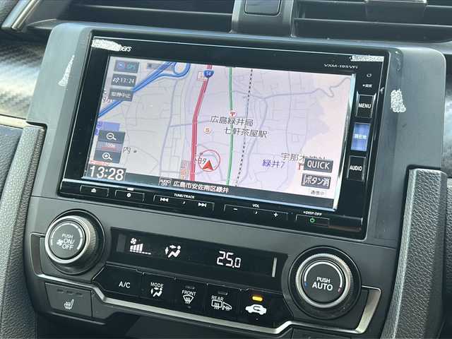 ホンダ シビック ハッチバック 広島県 2018(平30)年 5万km クリスタルブラックパール Honda SENSING/・衝突軽減ブレーキ〈CMBS〉/・渋滞追従機能付アダプティブ・クルーズ・コントロール/・LKAS〈車線維持支援システム〉/・路外逸脱抑制機能/・オートハイビーム/・標識認識機能/アジャイルハンドリングアシスト/純正ナビ（VXM-195VFi）/・フルセグ/CD/DVD/Bluetooth/SD/バックカメラ/革巻きステアリング/ステアリングスイッチ/パドルシフト/オートライト/シートヒーター/電動パーキングブレーキ/ブレーキホールド/スマートキー/プッシュスタート/ユピテルドライブレコーダー/ETC/ピアノブラック・フロントグリル/フロントスポイラー/純正１８インチアルミホイール/W+サイド+カーテンエアバック