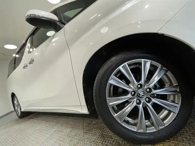 トヨタ ヴェルファイア ゴールデンアイズⅡ 愛知県 2022(令4)年 4.7万km ホワイトパールクリスタルシャイン 純正９インチディスプレイオーディオナビ/（AM/FM/DVD/BT/フルセグTV）/CD・DVDデッキ/純正フリップダウンモニター/100V電源/トヨタセーフティセンス/　　-レーダークルーズコントロール/　　-衝突被害軽減ブレーキ/　　-レーントレーシングアシスト/　　-アイドリングストップ/　　-ロードサインアシスト/バックカメラ/プッシュスタートボタン/　　-スマートキー/両側パワースライドドア/パワーバックドア/横滑り防止装置/ビルトインETC/三眼LEDヘッドライト/クリアランスソナー