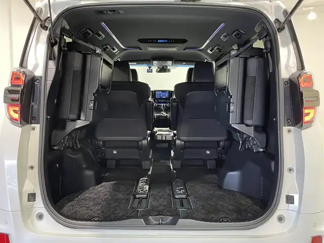 トヨタ ヴェルファイア ゴールデンアイズⅡ 愛知県 2022(令4)年 4.7万km ホワイトパールクリスタルシャイン 純正９インチディスプレイオーディオナビ/（AM/FM/DVD/BT/フルセグTV）/CD・DVDデッキ/純正フリップダウンモニター/100V電源/トヨタセーフティセンス/　　-レーダークルーズコントロール/　　-衝突被害軽減ブレーキ/　　-レーントレーシングアシスト/　　-アイドリングストップ/　　-ロードサインアシスト/バックカメラ/プッシュスタートボタン/　　-スマートキー/両側パワースライドドア/パワーバックドア/横滑り防止装置/ビルトインETC/三眼LEDヘッドライト/クリアランスソナー