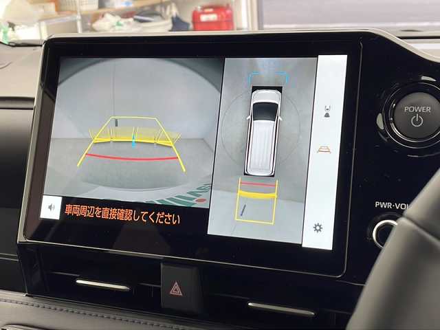 トヨタ ヴォクシー ハイブリッド S－Z 千葉県 2025(令7)年 0.1万km未満 ホワイトパールクリスタルシャイン 10.5インチディスプレイオーディオ【メーカーオプション】/(AM/FM/TV/Bluetooth/USB/CD/DVD/Miracast)/トヨタセーフティセンス/　レーンディパーチャーアラート/ブラインドスポットモニター/　プリクラッシュセーフティ/プロアクティブドライビングアシスト/　クリアランスソナー/リヤクロストラフィックアラート/　リヤカメラディテクション/パーキングサポートブレーキ/　安心降車アシスト/ヘッドアップディスプレイ/　ロードサインアシスト/アドバンストドライブ/　レーンチェンジアシスト/レーダークルーズコントロール/　フロントクロストラフィックアラート/全方位カメラ/デジタルインナーミラー/両側パワースライドドア/パーキングアシスト/純正ビルトインETC2.0/パワーバックドア/シートヒーター(前席＋2列目)/ステアリングヒーター/オットマン/100V充電/ステアリングスイッチ/電動パーキング/LEDヘッドライト/純正17インチアルミホイール/サンシェード/オートマチックハイビーム/ヘッドライトレベライザー/オートライト/電動格納ウィンカーミラー/横滑り防止装置/エアバッグ(W+サイド＋カーテン)/プッシュスタート