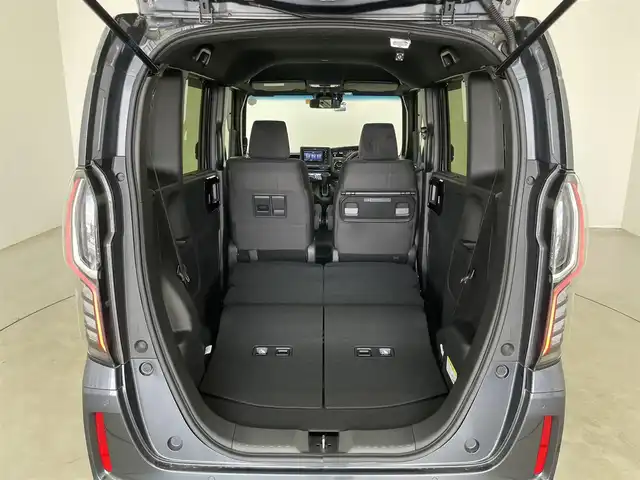 ホンダ Ｎ ＢＯＸ カスタム EX 埼玉県 2022(令4)年 1万km メテオロイドグレーメタリック ・ワンオーナー/・USBポート×３/・バックモニター/・クルーズシステム　追従有/・衝突被害軽減システム/・レーンキープアシスト/・コーナーセンサー　後ろのみ/・純正　ディスプレイオーディオ/　(AM/FM/CD/ワンセグ/USB/Bluetooth)/・ETC/・両側パワースライドドア/・ドライブレコーダー　前後/・エアバック　W+サイド/・純正　フロアマット/・純正　アルミホイール