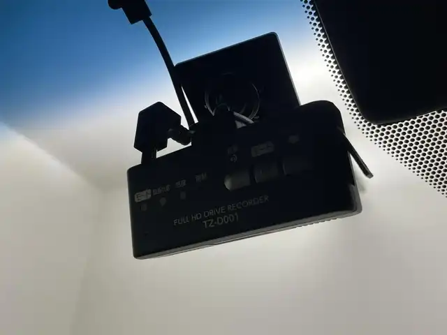 トヨタ クラウン ハイブリッド RS アドバンス 茨城県 2020(令2)年 3.2万km ホワイトパールクリスタルシャイン 純正ナビ/全方位カメラ/フルセグ/サンルーフ/デジタルインナーミラー/衝突被害軽減ブレーキ/車線逸脱抑制装置/レーダークルーズコントロール/オートマチックハイビーム/クリアランスソナー/BSM/ETC2.0/ドラレコ/HUD/シートヒーター/ベンチレーション/ステアリングヒーター/純正18インチAW/LEDヘッドライト/スマートキー