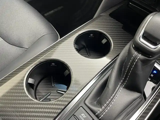 トヨタ クラウン ハイブリッド RS アドバンス 茨城県 2020(令2)年 3.2万km ホワイトパールクリスタルシャイン 純正ナビ/全方位カメラ/フルセグ/サンルーフ/デジタルインナーミラー/衝突被害軽減ブレーキ/車線逸脱抑制装置/レーダークルーズコントロール/オートマチックハイビーム/クリアランスソナー/BSM/ETC2.0/ドラレコ/HUD/シートヒーター/ベンチレーション/ステアリングヒーター/純正18インチAW/LEDヘッドライト/スマートキー