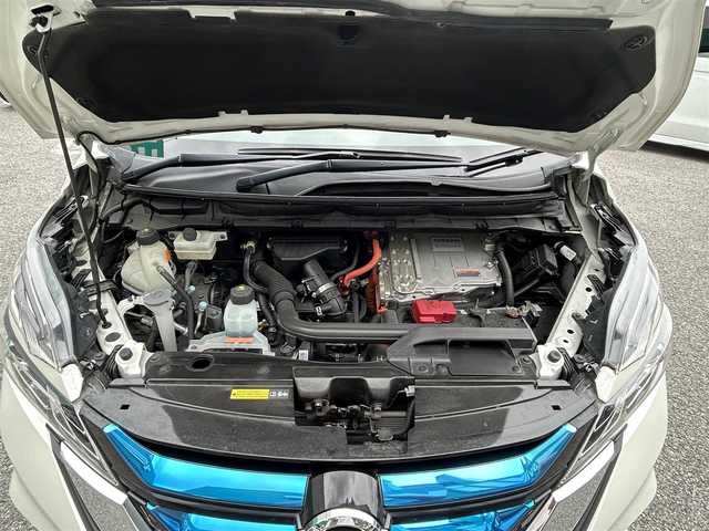 日産 セレナ e－パワー ハイウェイスター V 千葉県 2019(平31)年 3.1万km ブリリアントホワイトパール 純正SDナビ(CD/DVD/FM/AM/Bluetooth/フルセグTV)/プロパイロット /アラウンドビューモニター/エマージェンシーブレーキ/踏み間違い衝突防止アシスト/車線逸脱警報/シートヒーター/ステアリングヒーター/ハンズフリーオートスライド/インテリジェントインナーミラー/ETC/純正前方ドライブレコーダー/社外後方ドライブレコーダー/取扱説明書