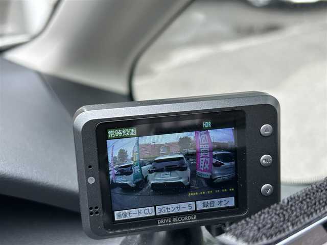 日産 セレナ e－パワー ハイウェイスター V 千葉県 2019(平31)年 3.1万km ブリリアントホワイトパール 純正SDナビ(CD/DVD/FM/AM/Bluetooth/フルセグTV)/プロパイロット /アラウンドビューモニター/エマージェンシーブレーキ/踏み間違い衝突防止アシスト/車線逸脱警報/シートヒーター/ステアリングヒーター/ハンズフリーオートスライド/インテリジェントインナーミラー/ETC/純正前方ドライブレコーダー/社外後方ドライブレコーダー/取扱説明書