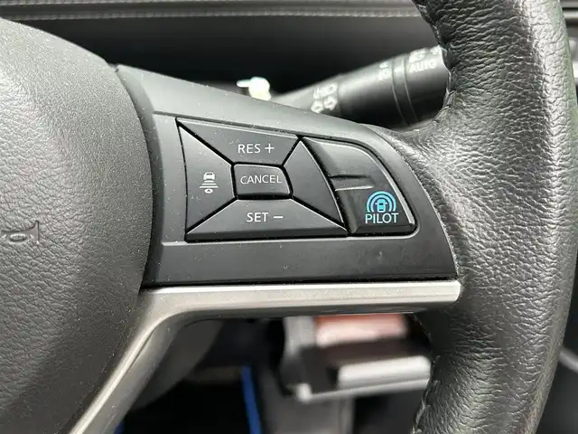 日産 セレナ e－パワー ハイウェイスター V 千葉県 2019(平31)年 3.1万km ブリリアントホワイトパール 純正SDナビ(CD/DVD/FM/AM/Bluetooth/フルセグTV)/プロパイロット /アラウンドビューモニター/エマージェンシーブレーキ/踏み間違い衝突防止アシスト/車線逸脱警報/シートヒーター/ステアリングヒーター/ハンズフリーオートスライド/インテリジェントインナーミラー/ETC/純正前方ドライブレコーダー/社外後方ドライブレコーダー/取扱説明書