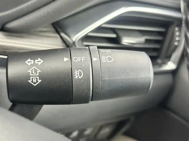 マツダ ＣＸ－５ 25S Lパッケージ 愛知県 2017(平29)年 3.1万km ソウルレッドクリスタルM HUD/ビルトインETC/ドライブレコーダー（前後）/純正SDナビ/バックカメラ/サイドカメラ（左側）/USBポート/ステアリングリモコン/ステアリングヒーター/合皮レザーシート（白）/パワーシート/シートメモリー/シートヒーター/iACTIVSENSE/ 　 ・スマートSCBS/　　・レーンキープアシスト/　　・レーダークルーズコントロール/　　・リアクロストラフィックアラート/　　・リアパーキングセンサー/　　・レーンディバーチャーワーニングシステム/スマートキー