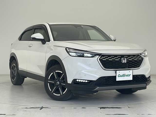 ホンダ ヴェゼル ハイブリッド e:HEV X 沖縄県 2022(令4)年 3万km プラチナホワイトパール 純正ディスプレイオーディオ（WX-211C)/　CD/BT/USB/ワンセグ/バックカメラ/ETC/ホンダセンシング/ダウンヒルアシストコントロール/LEDヘッドライト/オートライト/純正16インチAW/純正フロアマット/プッシュスタート/スマートキー