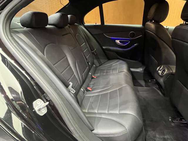 メルセデス・ベンツ Ｃ２２０ｄ アバンギャルド　AMGライン 千葉県 2019(令1)年 5.5万km オブシディアンブラック 後期型　/ＡＣＣ　/黒革シート/ナビ　/ＴＶ　/Ｂｌｕｅｔｏｏｔｈ接続　/Ｂカメラ　/シートヒーター　/ＬＥＤヘッドライト　/オートハイビーム　/衝突軽減Ｂ　/ＢＳＭ　/ＬＫＡ　/ＥＴＣ/ドラレコ　/禁煙車　/キーレスゴー