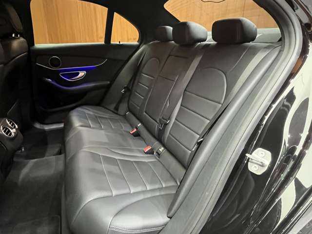 メルセデス・ベンツ Ｃ２２０ｄ アバンギャルド　AMGライン 千葉県 2019(令1)年 5.5万km オブシディアンブラック 後期型　/ＡＣＣ　/黒革シート/ナビ　/ＴＶ　/Ｂｌｕｅｔｏｏｔｈ接続　/Ｂカメラ　/シートヒーター　/ＬＥＤヘッドライト　/オートハイビーム　/衝突軽減Ｂ　/ＢＳＭ　/ＬＫＡ　/ＥＴＣ/ドラレコ　/禁煙車　/キーレスゴー