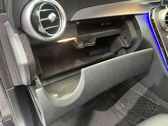 メルセデス・ベンツ Ｃ２２０ｄ アバンギャルド　AMGライン 千葉県 2019(令1)年 5.5万km オブシディアンブラック 後期型　/ＡＣＣ　/黒革シート/ナビ　/ＴＶ　/Ｂｌｕｅｔｏｏｔｈ接続　/Ｂカメラ　/シートヒーター　/ＬＥＤヘッドライト　/オートハイビーム　/衝突軽減Ｂ　/ＢＳＭ　/ＬＫＡ　/ＥＴＣ/ドラレコ　/禁煙車　/キーレスゴー