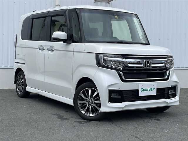 ホンダ Ｎ ＢＯＸ カスタム L 三重県 2022(令4)年 4.2万km プラチナホワイトパール 純正ディスプレイオーディオ　/バックカメラ　/片側電動ドア　/前後ドラレコ　/ビルトインＥＴＣ　/電子パーキングオートホールド　/電動格納ミラー　/衝突軽減システム　/追従走行　/レーンキープアシスト　/スペアキー