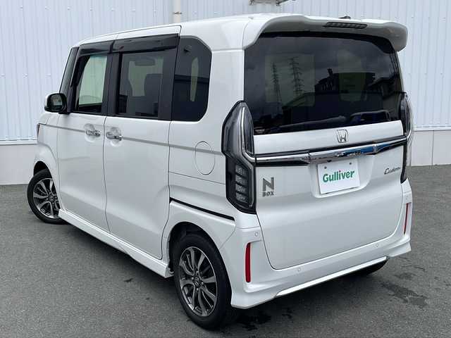 ホンダ Ｎ ＢＯＸ カスタム L 三重県 2022(令4)年 4.2万km プラチナホワイトパール 純正ディスプレイオーディオ　/バックカメラ　/片側電動ドア　/前後ドラレコ　/ビルトインＥＴＣ　/電子パーキングオートホールド　/電動格納ミラー　/衝突軽減システム　/追従走行　/レーンキープアシスト　/スペアキー