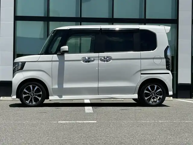 ホンダ Ｎ ＢＯＸ カスタム G EX ホンダセンシング 和歌山県 2017(平29)年 4.4万km プレミアムホワイトパールⅡ 純正ナビ/バックカメラ/デジタルインナーミラー/両側パワースライドドア/衝突軽減ブレーキ/レーンキープ/クルーズコントロール/アイドリングストップ/ETC/前後ドライブレコーダー/純正フロアマット/純正アルミホイール/LEDヘッドライト/フォグランプ/オートライト/オートマチックハイビーム