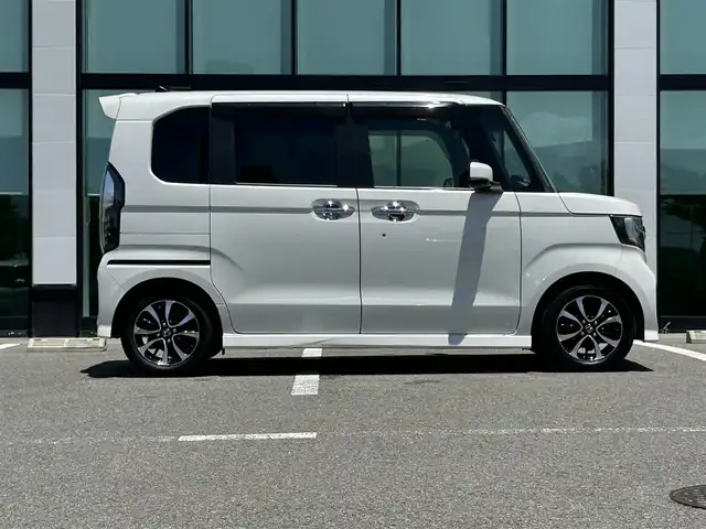 ホンダ Ｎ ＢＯＸ カスタム G EX ホンダセンシング 和歌山県 2017(平29)年 4.4万km プレミアムホワイトパールⅡ 純正ナビ/バックカメラ/デジタルインナーミラー/両側パワースライドドア/衝突軽減ブレーキ/レーンキープ/クルーズコントロール/アイドリングストップ/ETC/前後ドライブレコーダー/純正フロアマット/純正アルミホイール/LEDヘッドライト/フォグランプ/オートライト/オートマチックハイビーム