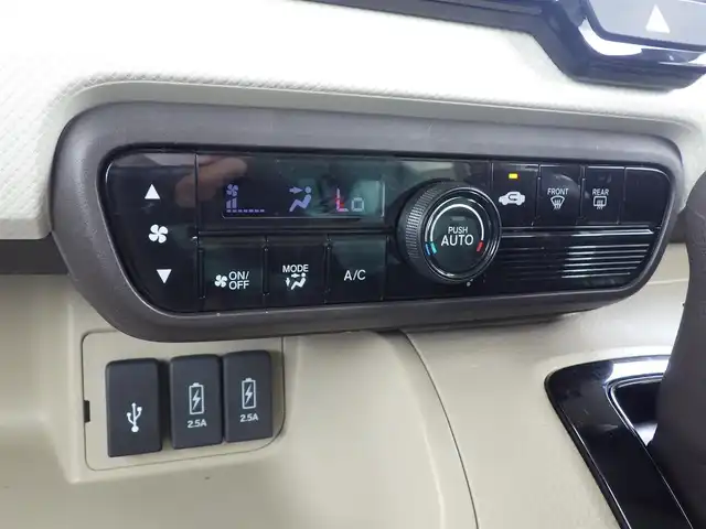 ホンダ Ｎ ＢＯＸ G EX ホンダセンシング 千葉県 2017(平29)年 6.5万km モーニングミストブルーM ホンダセンシング/・衝突軽減ブレーキ（CMBS）/・車線維持支援システム（LKAS）/・アダプティブクルーズコントロール（ACC）/・後方誤発進抑制機能/・誤発進抑制機能/両側パワースライドドア/純正メモリーナビ/地デジTV/【DVD/CD再生機能　Bluetooth接続】/バックカメラ/ドライブレコーダー/ETC/LEDヘッドライト/ウインカーミラー/リアコーナーセンサー/サイド/カーテンエアバッグ/Honda スマートキー