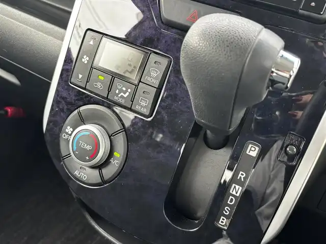 ダイハツ タント カスタムX トップED LTD SAⅢ 熊本県 2018(平30)年 10.9万km パールホワイトⅢ 純正メモリナビ（NMZK-W68d）/【フルセグTV/Bluetooth/CD/DVD】/全方位カメラ/バックカメラ/衝突軽被害減ブレーキ/コーナーセンサー/ハーフレザーシート/運転席シートヒーター/オートLEDヘッドライト/オートハイビーム/アイドリングストップ/横滑り防止/ETC/革巻きステアリング/ステアリングスイッチ/オートエアコン/ターボ/プッシュスタート/スマートキー