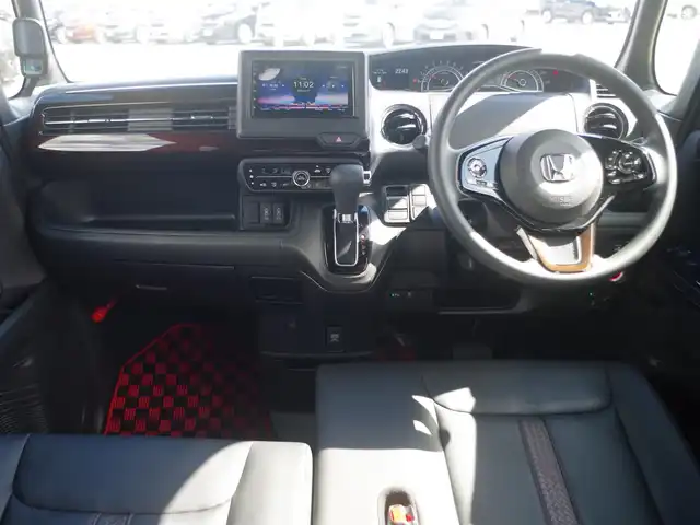 ホンダ Ｎ ＢＯＸ カスタム L 奈良県 2023(令5)年 1.1万km プレミアムクリスタルレッドM ホンダセンシング/・衝突軽減ブレーキ（CMBS）/・車線維持支援システム（LKAS）/・アダプティブクルーズコントロール（ACC）/・後方誤発進抑制機能/・誤発進抑制機能/両側パワースライドドア/レザーシート/社外ディスプレイオーディオ/【Bluetooth接続】/LEDヘッドライト/フォグライト/ウインカーミラー/リアコーナーセンサー/純正14インチアルミホイル/サイド/カーテンエアバッグ/Honda スマートキー