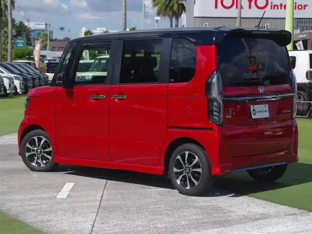 ホンダ Ｎ ＢＯＸ カスタム L 奈良県 2023(令5)年 1.1万km プレミアムクリスタルレッドM ホンダセンシング/・衝突軽減ブレーキ（CMBS）/・車線維持支援システム（LKAS）/・アダプティブクルーズコントロール（ACC）/・後方誤発進抑制機能/・誤発進抑制機能/両側パワースライドドア/レザーシート/社外ディスプレイオーディオ/【Bluetooth接続】/LEDヘッドライト/フォグライト/ウインカーミラー/リアコーナーセンサー/純正14インチアルミホイル/サイド/カーテンエアバッグ/Honda スマートキー