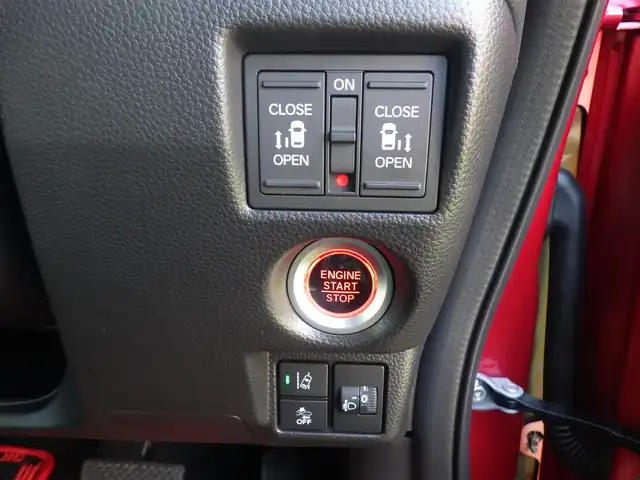 ホンダ Ｎ ＢＯＸ カスタム L 奈良県 2023(令5)年 1.1万km プレミアムクリスタルレッドM ホンダセンシング/・衝突軽減ブレーキ（CMBS）/・車線維持支援システム（LKAS）/・アダプティブクルーズコントロール（ACC）/・後方誤発進抑制機能/・誤発進抑制機能/両側パワースライドドア/レザーシート/社外ディスプレイオーディオ/【Bluetooth接続】/LEDヘッドライト/フォグライト/ウインカーミラー/リアコーナーセンサー/純正14インチアルミホイル/サイド/カーテンエアバッグ/Honda スマートキー