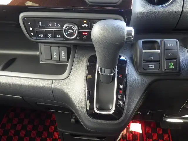 ホンダ Ｎ ＢＯＸ カスタム L 奈良県 2023(令5)年 1.1万km プレミアムクリスタルレッドM ホンダセンシング/・衝突軽減ブレーキ（CMBS）/・車線維持支援システム（LKAS）/・アダプティブクルーズコントロール（ACC）/・後方誤発進抑制機能/・誤発進抑制機能/両側パワースライドドア/レザーシート/社外ディスプレイオーディオ/【Bluetooth接続】/LEDヘッドライト/フォグライト/ウインカーミラー/リアコーナーセンサー/純正14インチアルミホイル/サイド/カーテンエアバッグ/Honda スマートキー