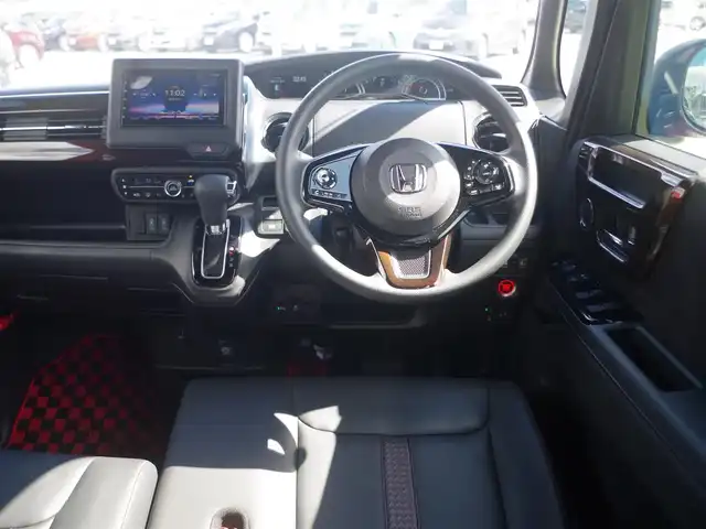 ホンダ Ｎ ＢＯＸ カスタム L 奈良県 2023(令5)年 1.1万km プレミアムクリスタルレッドM ホンダセンシング/・衝突軽減ブレーキ（CMBS）/・車線維持支援システム（LKAS）/・アダプティブクルーズコントロール（ACC）/・後方誤発進抑制機能/・誤発進抑制機能/両側パワースライドドア/レザーシート/社外ディスプレイオーディオ/【Bluetooth接続】/LEDヘッドライト/フォグライト/ウインカーミラー/リアコーナーセンサー/純正14インチアルミホイル/サイド/カーテンエアバッグ/Honda スマートキー