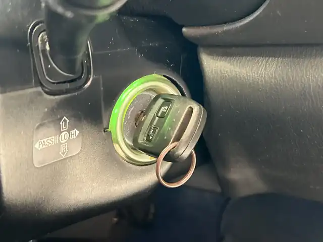 スバル インプレッサ ＷＲＸ STi 埼玉県 2004(平16)年 10.7万km パール 純正エアロ　/ＭＤ再生／ＣＤ再生　/純正１７インチアルミホイール　/純正フロアマット　/ハロゲンライト　/リモコンキー　/保証書/取扱説明書/禁煙車