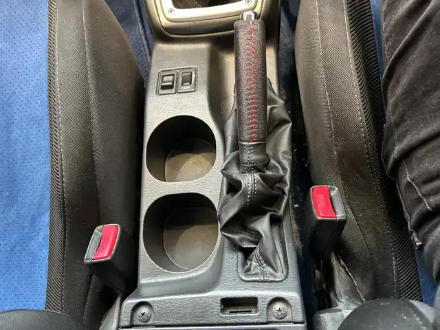 スバル インプレッサ ＷＲＸ STi 埼玉県 2004(平16)年 10.7万km パール 純正エアロ　/ＭＤ再生／ＣＤ再生　/純正１７インチアルミホイール　/純正フロアマット　/ハロゲンライト　/リモコンキー　/保証書/取扱説明書/禁煙車