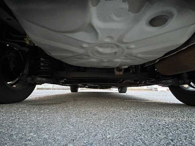 トヨタ プリウス G 宮城県 2016(平28)年 12.9万km ブラック 純正SDナビ/ワンセグTV/CD/DVD/AM/FM/バックカメラ/クルーズコントロール/HIDヘッドライト/オートライト/フロントフォグライト/ウィンカーミラー/電動格納ミラー/ビルトインETC/エンジンプッシュスタート/スマートキー/社外AW付き冬タイヤ/（195/65/R15）/社外AW付き夏タイヤ積込み/（195/65/R15）