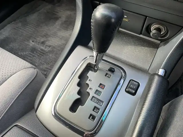 トヨタ マークⅡ グランデ iR－V フォーチュナ 千葉県 2001(平13)年 4.4万km グレーM ワンオーナー/フォーチュナ専用エアロ/フォーチュナ専用モデリスタ18インチアルミ/フォーチュナ専用グリル/サンルーフ/社外ポータブルナビ【AVIC-T07】/バックカメラ/純正CDチェンジャー/純正キセノンヘッドライト/フォグランプ/キーレスキー/運転席パワーシート/本革巻きステアリング/ヘッドライトレベライザー/タワーバー/新車時保証書＆取扱説明書